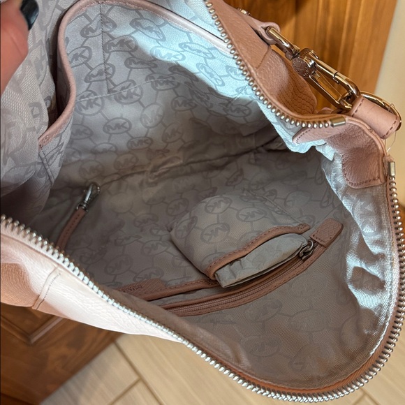 Michael Kors Brand New - Picture 7 of 8